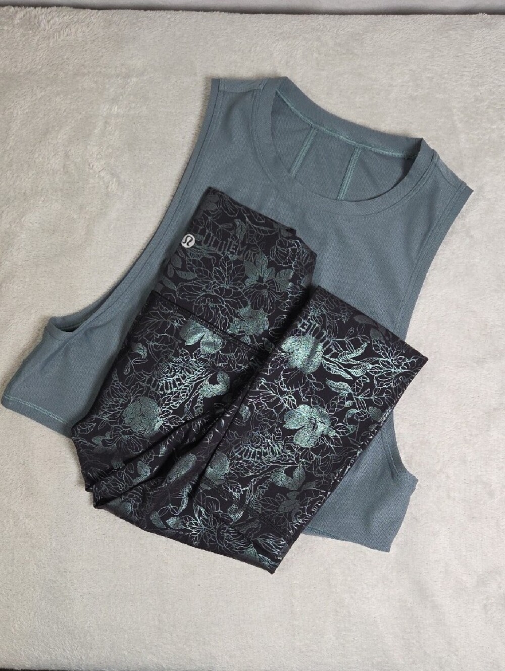 lululemon athletica Floral Print Leggings with Teal Tank Combo